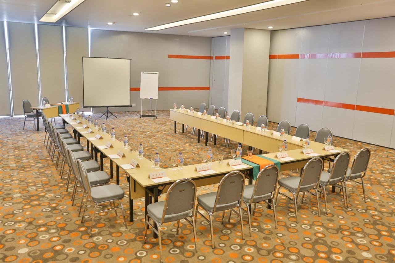 Harris Hotel Pontianak Extérieur photo