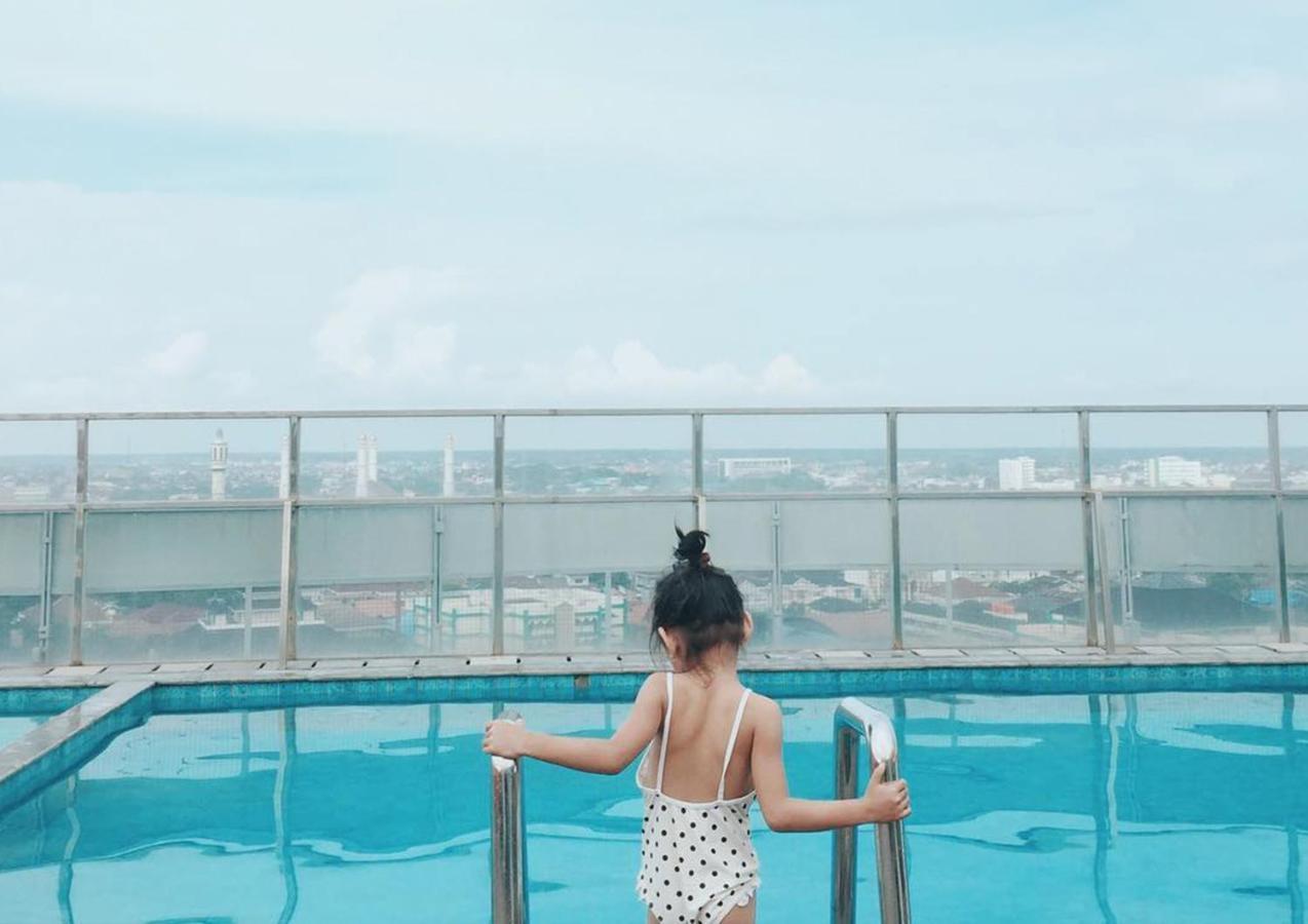 Harris Hotel Pontianak Extérieur photo