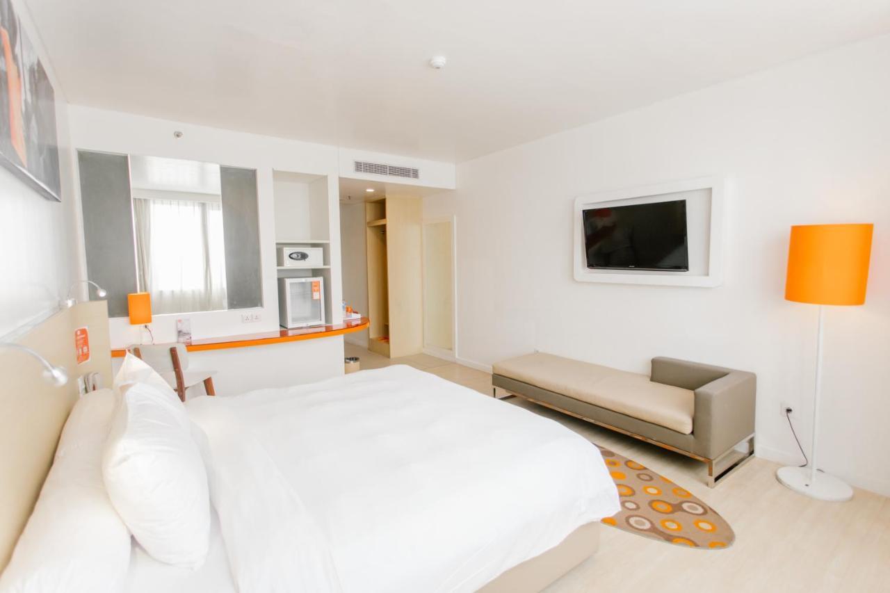 Harris Hotel Pontianak Extérieur photo