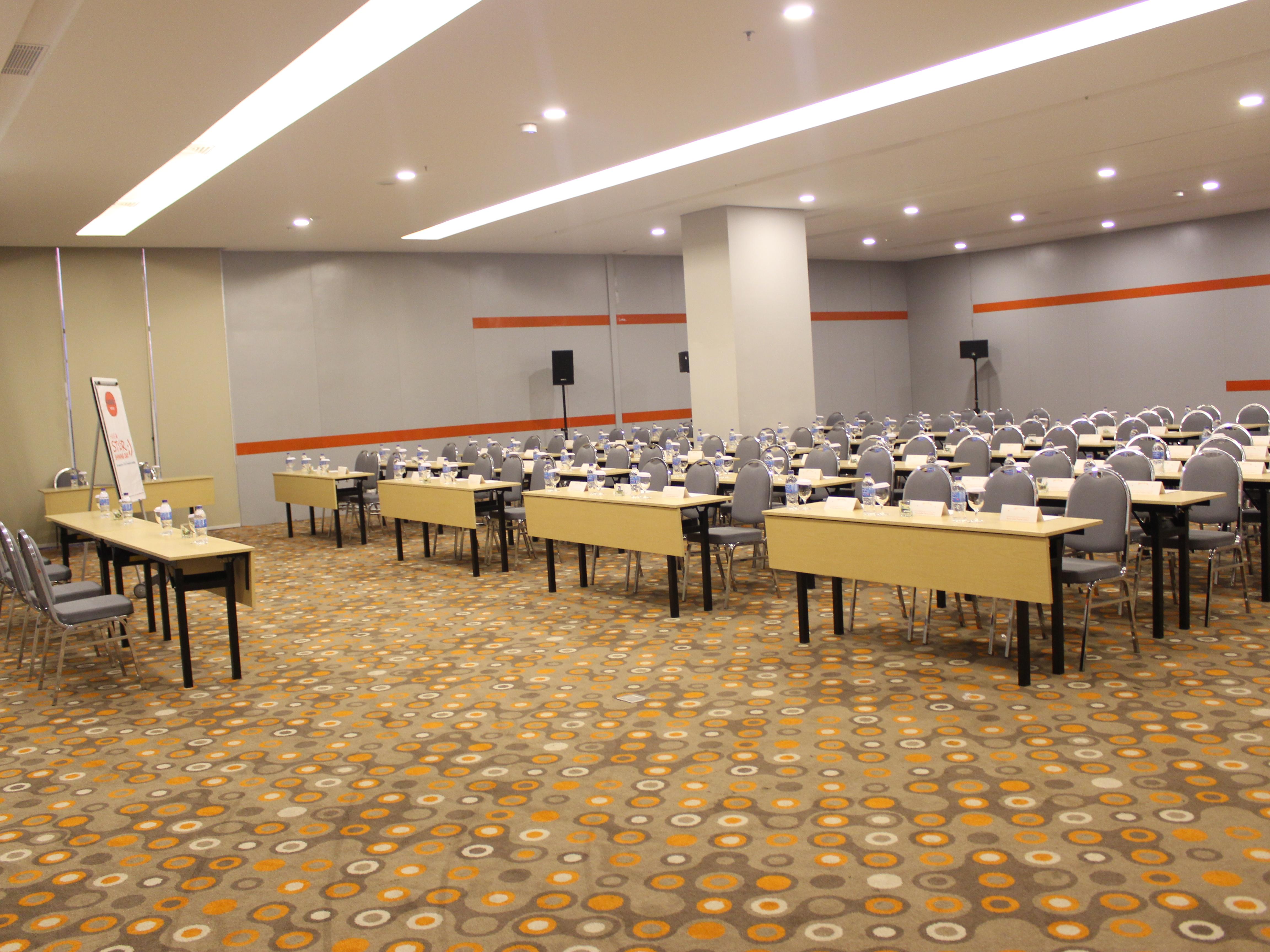 Harris Hotel Pontianak Extérieur photo