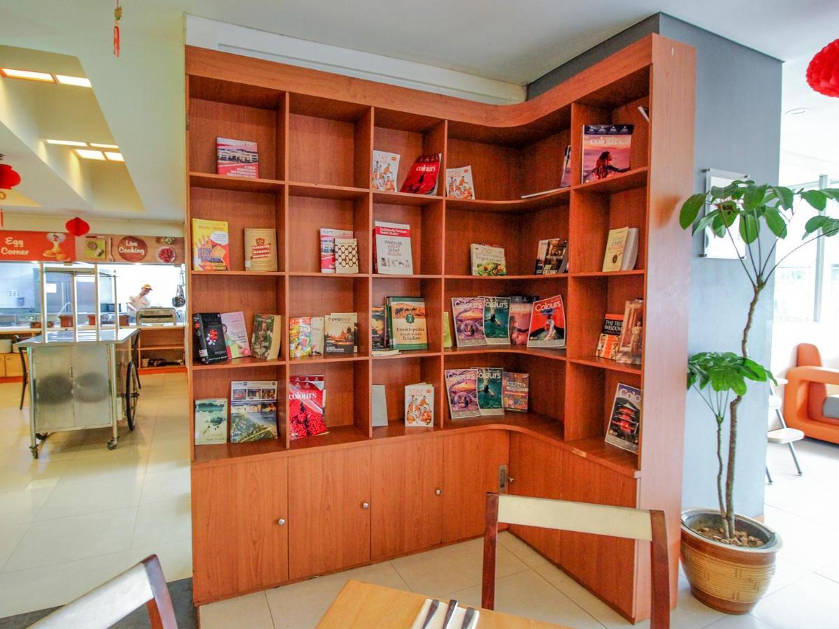 Harris Hotel Pontianak Extérieur photo
