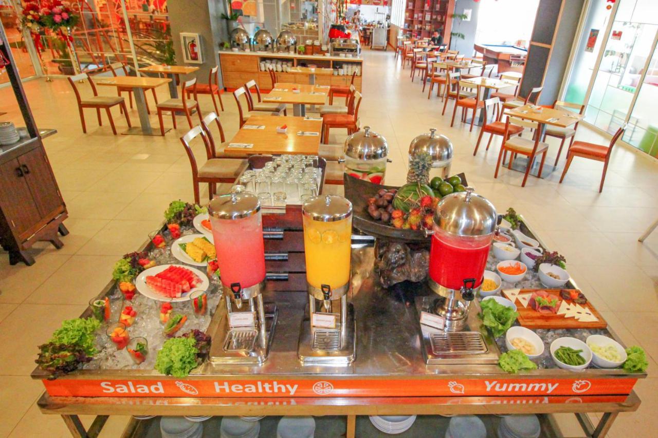 Harris Hotel Pontianak Extérieur photo